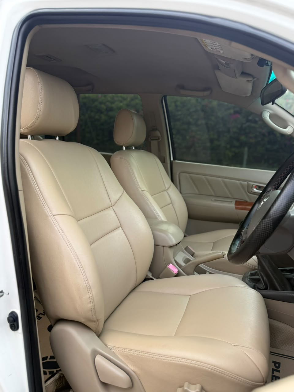 Toyota Fortuner - Image 10